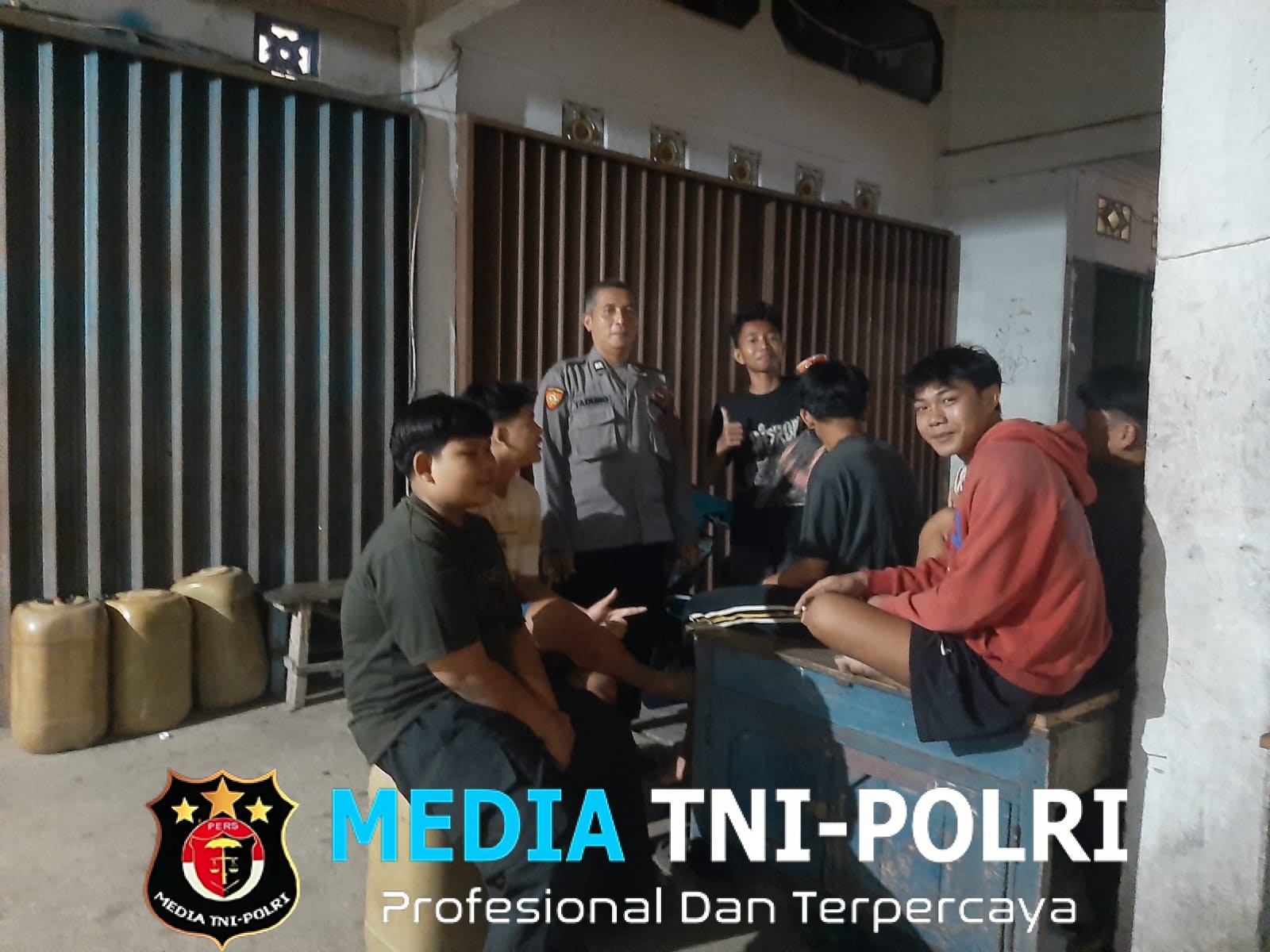 Polisi Sampaikan Imbauan Kamtibmas Saat Patroli Malam, Warga Diajak Jaga Keamanan Lingkungan