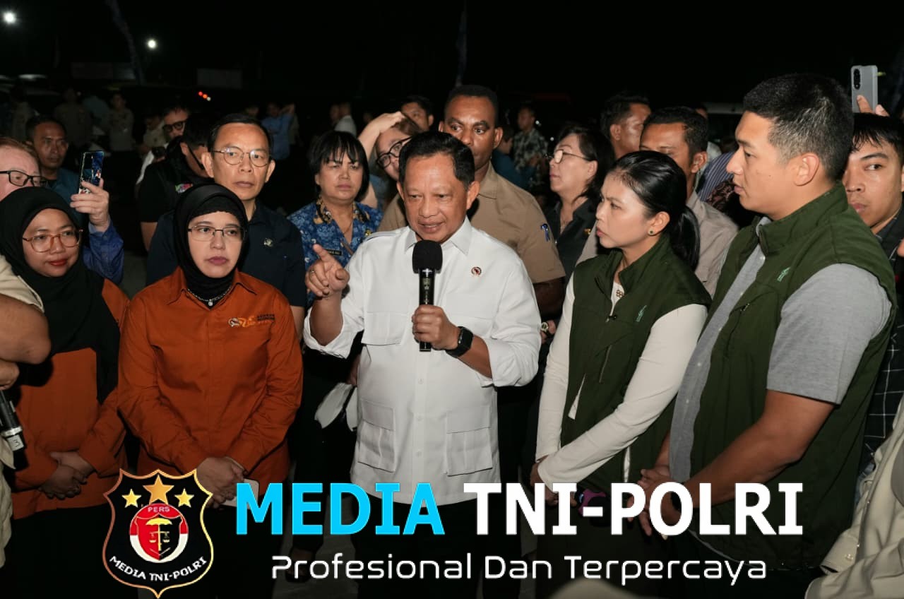 Pastikan Program Unggulan Presiden Berjalan, Mendagri Tinjau Program Perumahan Rakyat di Tomohon