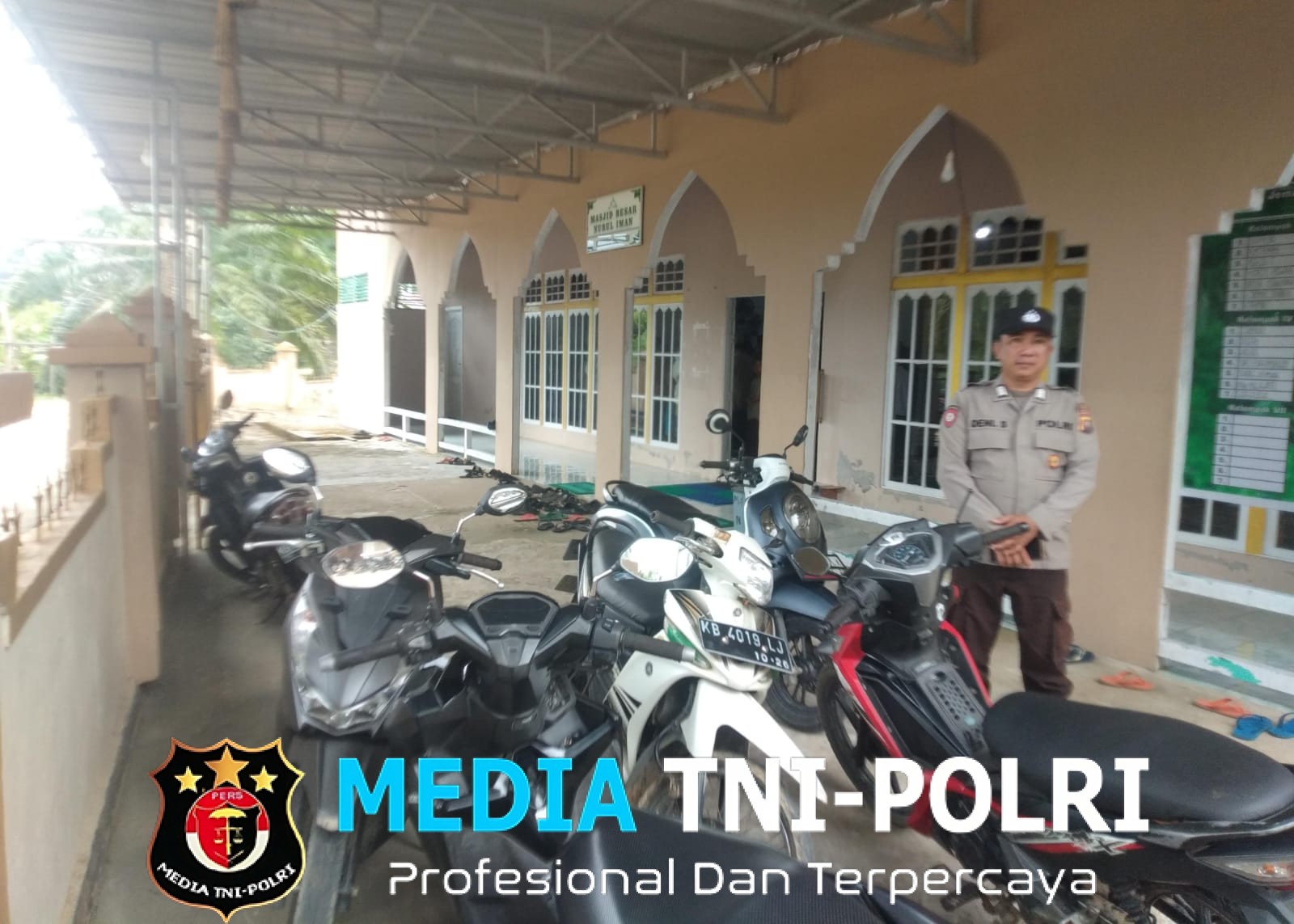Pengamanaan Warga Sholat Jumat Polsek Kuala Behe Berikan Rasa Aman Warga Beribadah