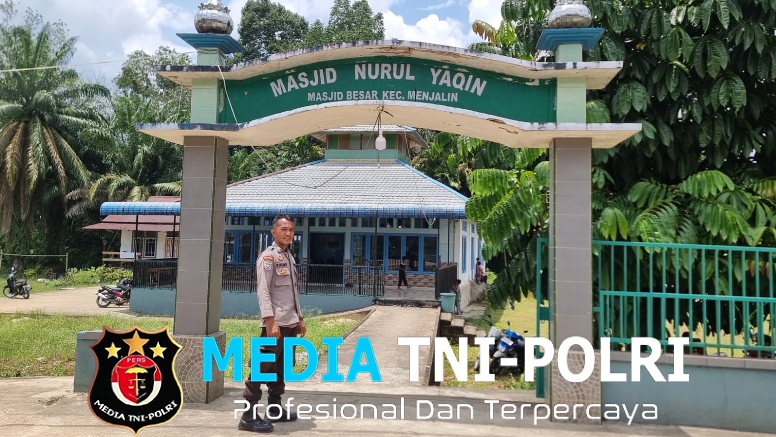 Pengamanan Sholat Jumat, Personel Polsek Menjalin Himbau Kamtibmas di Masjid Nurul Yaqin