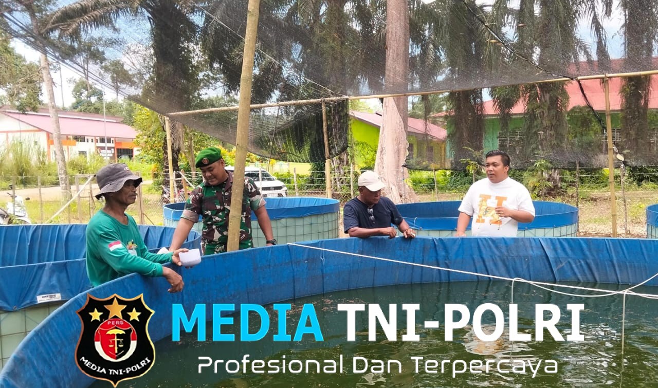 Babinsa Aktif Komsos, Dorong Kemajuan Peternakan Ikan Desa Baru Air Batu