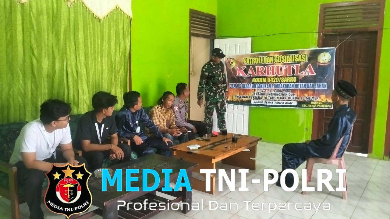 Babinsa Koramil 420-09/Bangko Gencarkan Sosialisasi Karhutla dan Patroli Bersama Warga