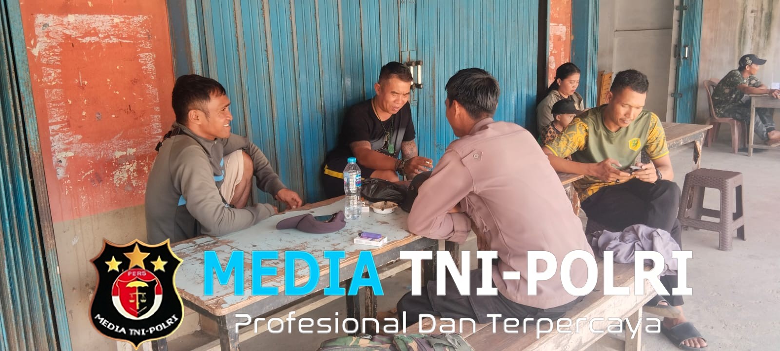 Patroli Siang Penuh Keakraban, Polisi Ajak Warga Jaga Lingkungan