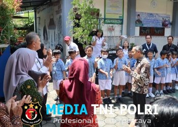 Wamen Dikdasmen Tinjau Pembelajaran Digital di SD Kanisius Wonogiri, Polisi Pastikan Pengamanan Kondusif