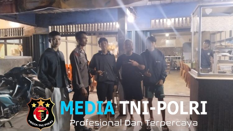 Lagi Berdiri Depan Warung, Pemuda Ini Kaget Disapa Polisi… Ternyata Begini