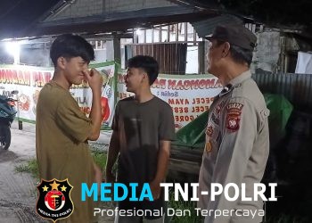 Dialog Singkat di Tepi Jalan, Polisi Perkuat Kedekatan dengan Warga