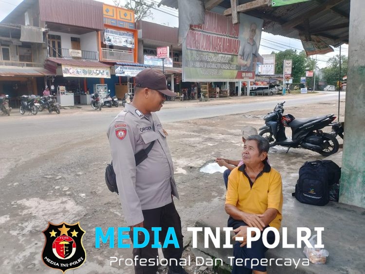 Personel Polsek Mempawah Hulu Sasar Pasar Karangan, Pastikan Situasi Tetap Kondusif