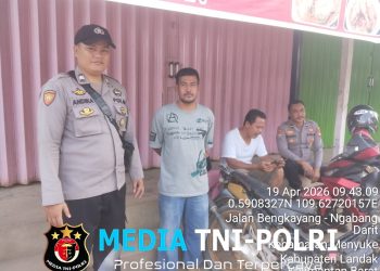 Patroli Dialogis Siang Hari Sampaikan Pesan Serta Imbauan Kamtibmas Kepada Warga
