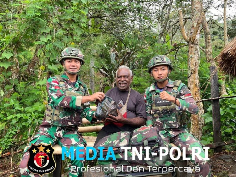 Hadir Untuk Negeri, Satgas Yonif 521/DY Berikan Pelayanan Kesehatan di Distrik Kelila