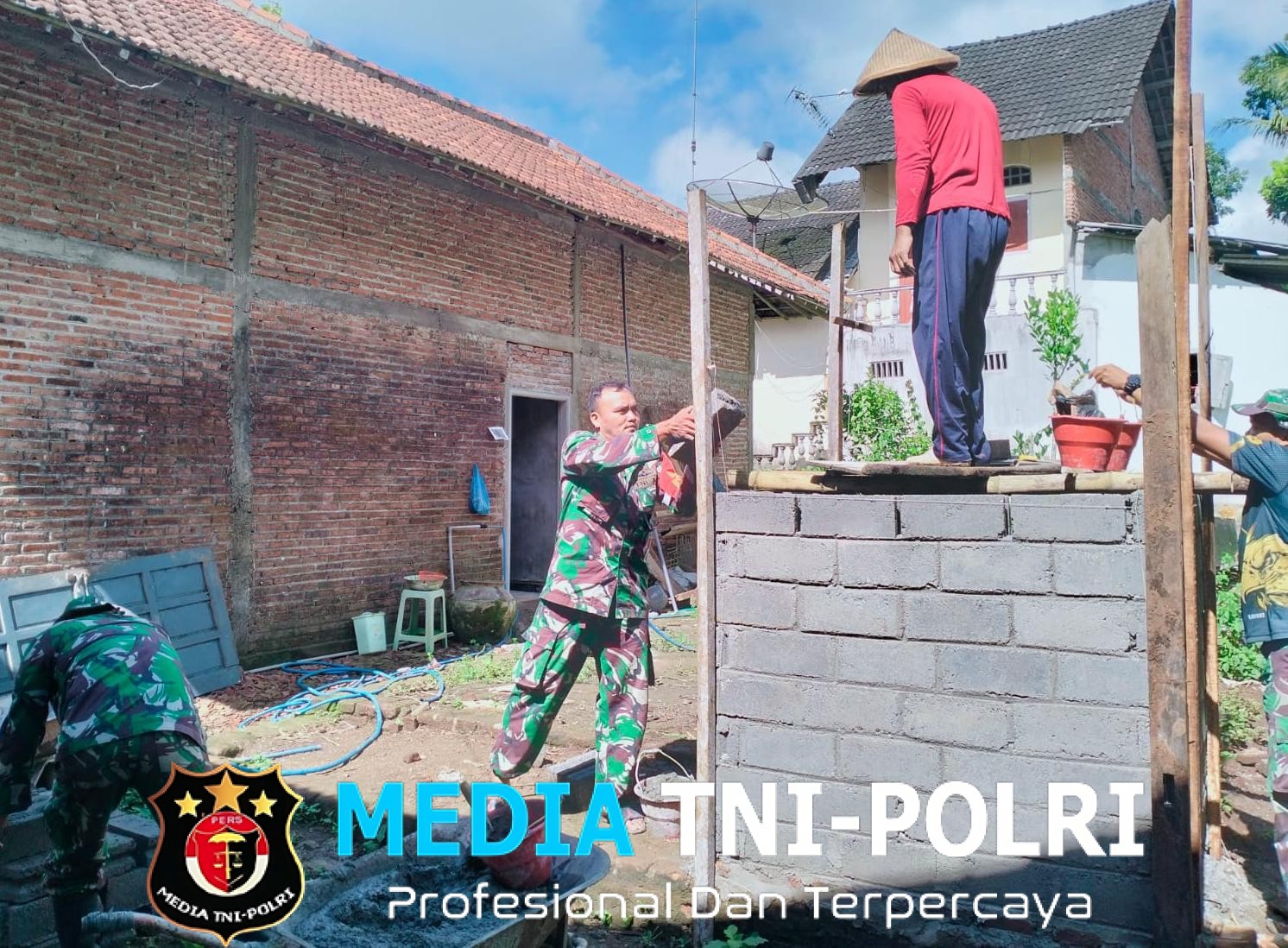 Bangun Sanitasi Babinsa Kerjen Bersama Warga, Wujud Nyata Pencegahan Penyakit