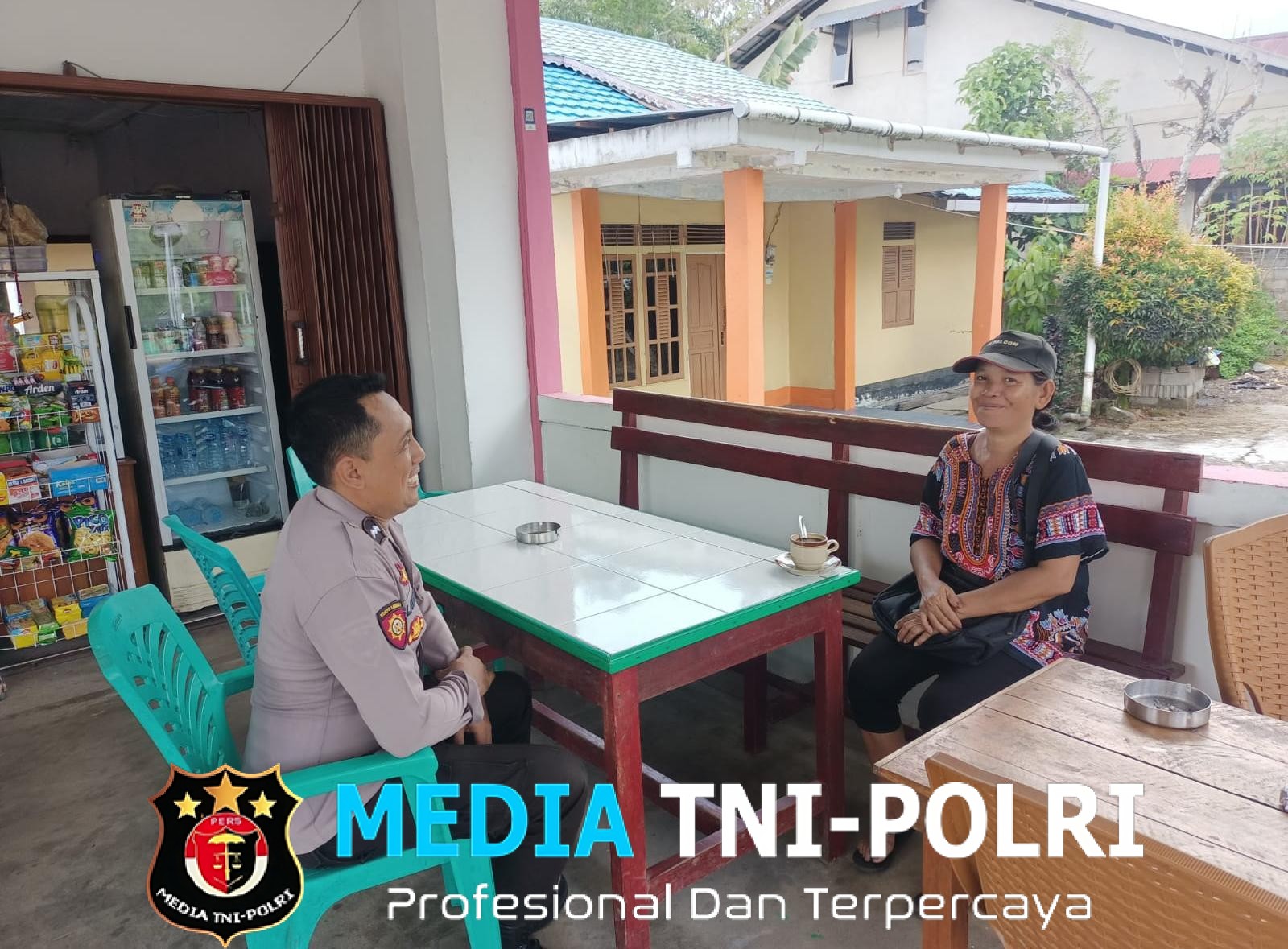 Patroli Siang, Personel Polsek Menjalin Ajak Warga Jaga Kamtibmas Tetap Kondusif