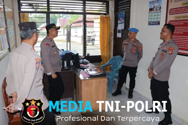 Waka Polres Lampung Barat Laksanakan Sidak di Polsek Sumber Jaya Guna Pastikan Kesiapan Personel