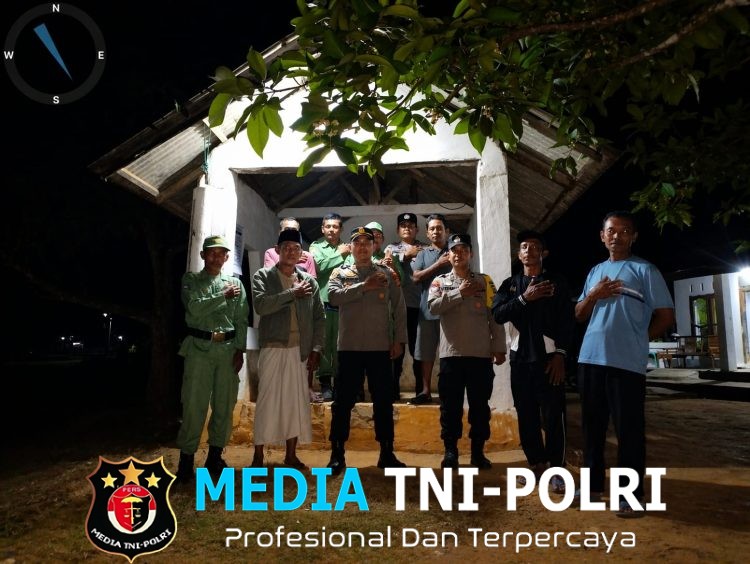 Kapolsek Tanjung Raya Cek Pos Kamling dan Serahkan Kentongan Dalam Rangka Upaya Optimalkan Keamanan Desa