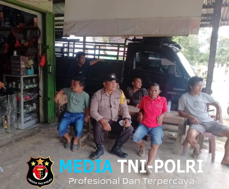 Dengan Sambang Dialogis Unit Binmas Polsek Kuala Behe Sampaikan Pesan Kamtibmas Kepada Masyarakat