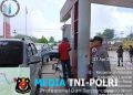 Aksi Humanis Polisi di SPBU Edukasi Warga Saat Isi Bensin