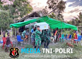 Sentuhan Kemanusiaan Satgas Yonif 123/Rajawali, Pos Wonggi DPP Lettu Inf Sujoko membantu Prosesi Pemakaman Warga Kampung Wonggi