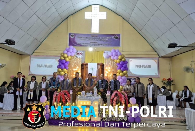 Wujud Sinergi TNI dan Pemerintah Daerah Dalam Kehidupan Beragama, Dandim 1310/Bitung Bersama Wakil Walikota Bitung Hadiri Ibadah Syukur HUT ke-51 GMIM Maranatha Kasawari