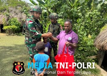 Pererat Tali Silaturahmi, Satgas Yonif 521/DY Kunjungi Tokoh Agama dan Berikan Pelayanan Kesehatan Gratis di Kampung Bolakme