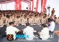 Hangat dan Sederhana, Momen Makan Siang Mendagri Bersama Praja IPDN di Tengah Tugas Kemanusiaan
