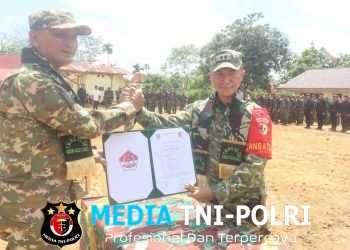 Bupati Sarolangun dan Dansatgas TMMD Ke-128 Kodim 0420/Sarko Tanda Tangani Nota Kesepakatan