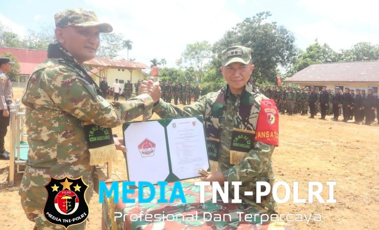 Bupati Sarolangun dan Dansatgas TMMD Ke-128 Kodim 0420/Sarko Tanda Tangani Nota Kesepakatan