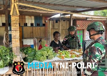Pos Okpol Yonif 751/VJS Beli Hasil Kebun Warga, Dukung Kesejahteraan Masyarakat Sekitar Pos