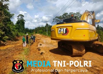 Satgas TMMD ke 128 Kodim 0420/Sarko Turunkan Tiga Alat Berat Perbaiki Jalan Menuju Desa Seko Besar