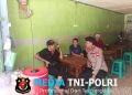 Santai Bersama Warga di Pasar, Kanit Samapta Polsek Mempawah Hulu Sampaikan Pesan Kamtibmas