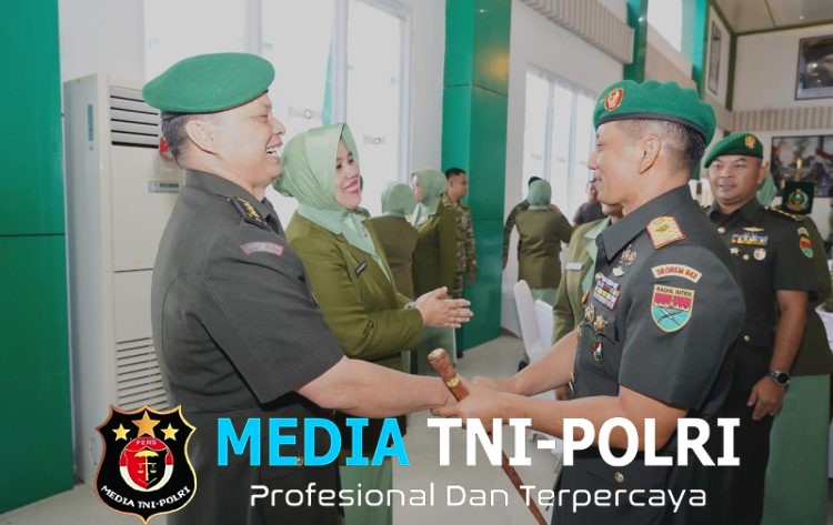 Danrem 043/Gatam Hadiri Tradisi Satuan dan Sertijab Pejabat Kodam XXI/RI