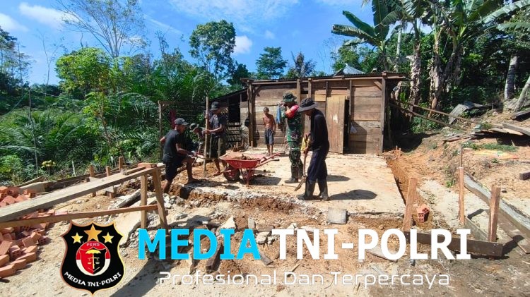 Satgas TMMD Ke-128 Bersama Warga Bangun Pondasi Rumah Layak Huni Milik Ruslan