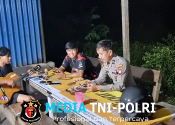 Patroli Malam, Personel Polsek Menjalin Ciptakan Situasi Kamtibmas Kondusif di Desa Menjalin