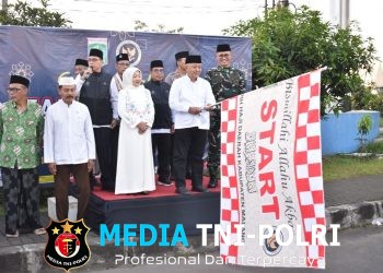 Dandim 0818/Malang-Batu Hadiri Pemberangkatan Calon Jamaah Haji di Singosari, Suasana Haru Iringi Keberangkatan