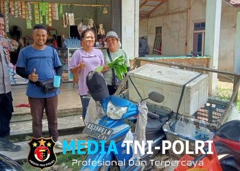 Senyum Polisi di Siang Hari, Sambangi Penjual Sayur dan Sampaikan Imbauan