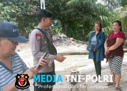 Sentuhan Humanis Polisi Ibu-Ibu Diimbau Lebih Waspada Saat Beraktivitas