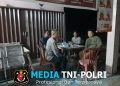 Aksi Polisi di Sabtu Malam Temui Warga Nongkrong, Ingatkan Ancaman Narkoba