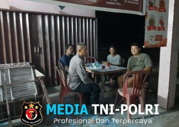 Aksi Polisi di Sabtu Malam Temui Warga Nongkrong, Ingatkan Ancaman Narkoba