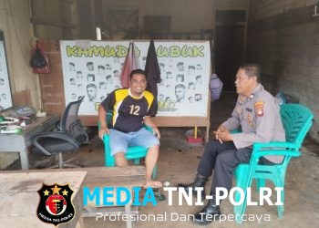 Polisi Hadir di Tengah Aktivitas Warga, Tukang Cukur Jadi Mitra Kamtibmas