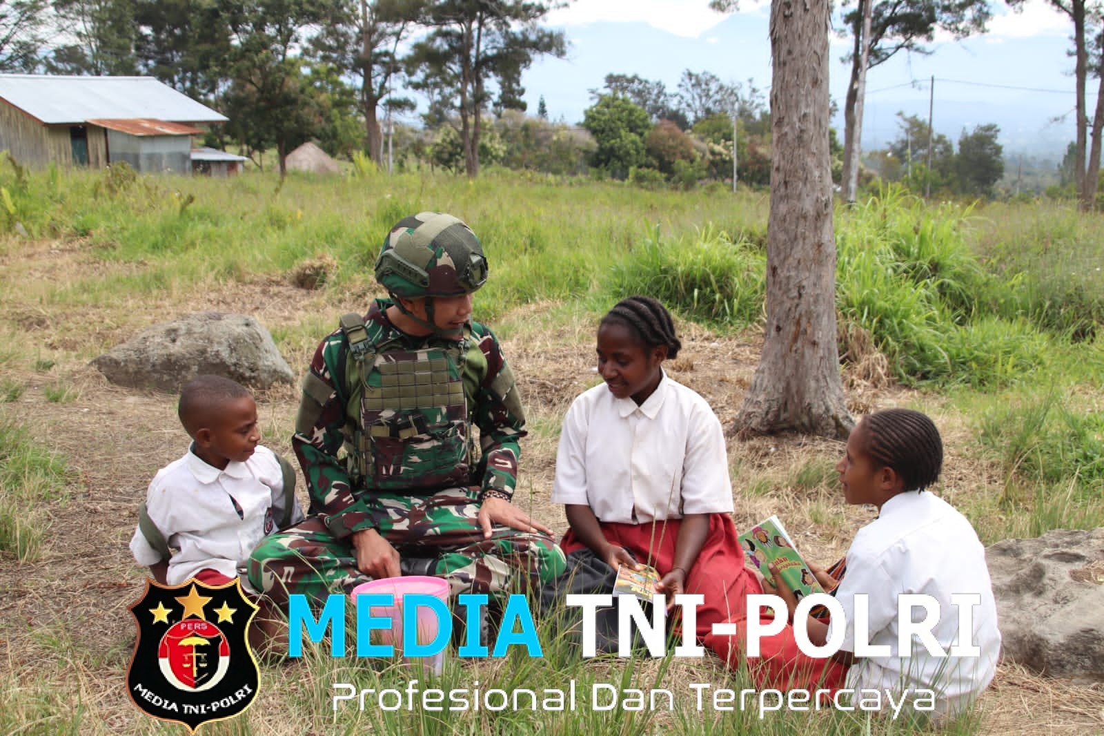 Cahaya Ilmu Satgas Yonif 521/DY Terangi Masa Depan Anak-Anak Papua di Distrik Walesi