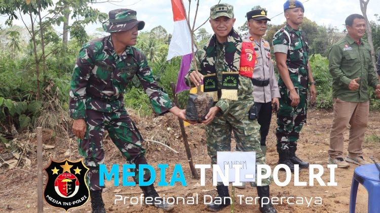 Dansatgas TMMD ke 128 Kodim 0420/Sarko Letkol Inf Yakhya Wisnu Arianto, S.Sos., M.Han Pimpin Aksi Nyata Penanaman Pohon di Desa Seko Besar