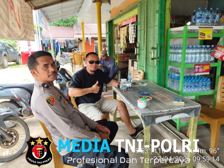 Cuaca Panas, Semangat Membara! Polisi Laksanakan Patroli dan Edukasi Warga