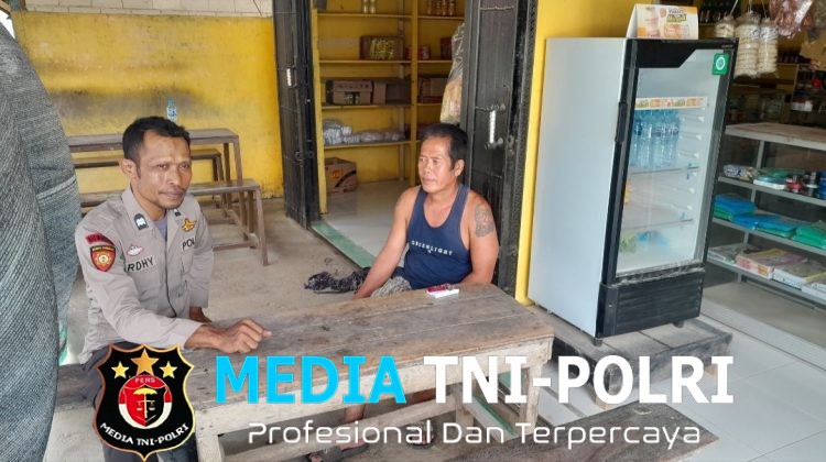 Polisi Humanis Sapa Warga di Tengah Teriknya Siang, Ingatkan Bahaya Bakar Sampah Sembarangan