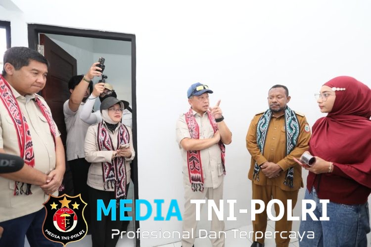 Pastikan Hunian Layak, Mendagri Bersama Menteri PKP Tinjau Perumahan di Sorong