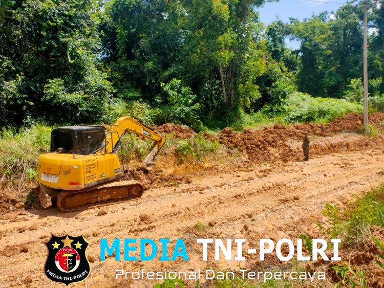 Drainase Sepanjang 300 Meter Dititik Perbaikan Jalan Mulai Dikerjakan Satgas TMMD ke 128 Kodim 0420/Sarko