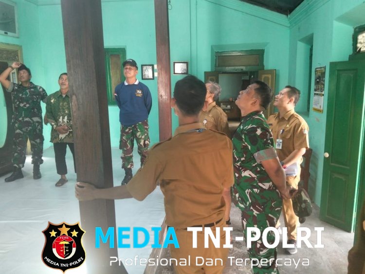 Danramil 03 Serengan Dampingi Sekda Kota Surakarta Cek Rumah Pahlawan Brigjen Slamet Riyadi Yang Mau Di Rehab