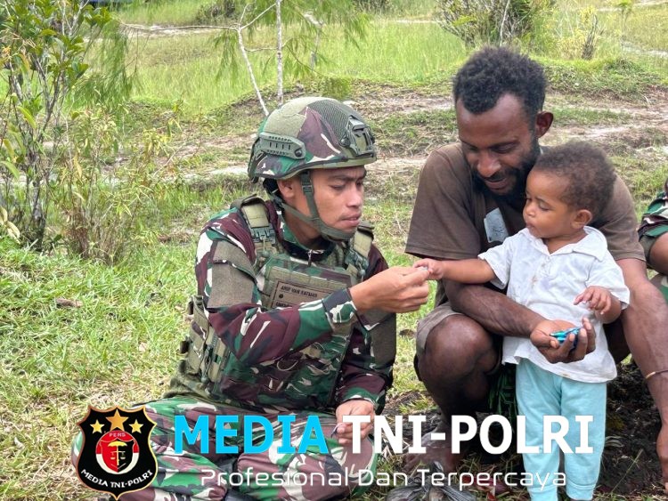 Senyum Hangat di Tanah Papua, Satgas Yonif 521/DY Gelar Komsos di Apalapsili