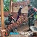 Anggota Satgas TMMD Ke-128 Kodim 0420/Sarko Pasang Dinding Bata Rumah Layak Huni Milik Lukman
