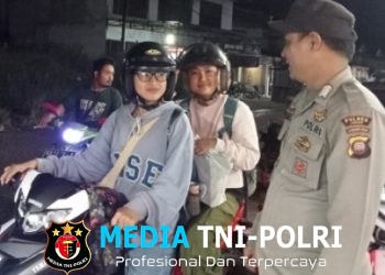 Sentuhan Humanis Polisi di Sengah Temila, Remaja Putri Disapa Penuh Kepedulian