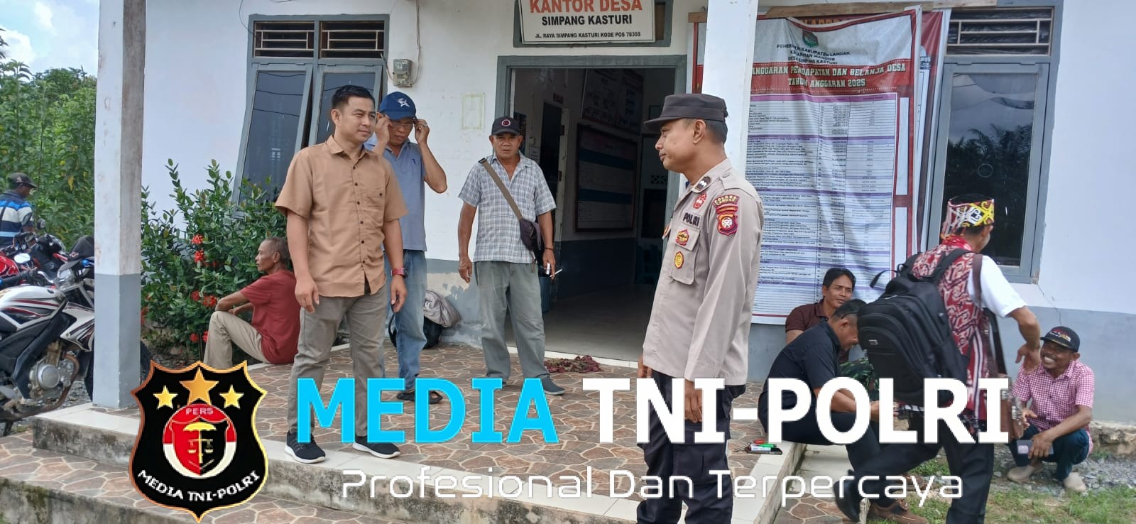 Jaga Kamtibmas, Polisi Sapa dan Edukasi Warga Saat Patroli Siang
