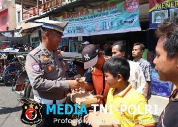 Peringati May Day, Polres Lampung Utara Gelar Jumat Berbagi Kepada Masyarkat