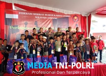May Day di Lampung Polisi Gelar Khitan Massal Hingga Bagi Ratusan paket Sembako